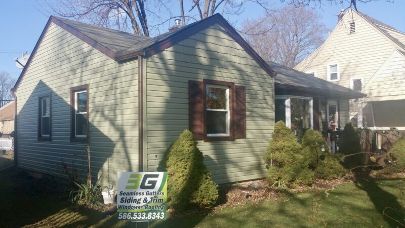 Vinyl siding installation completed in Keego Harbor MI
