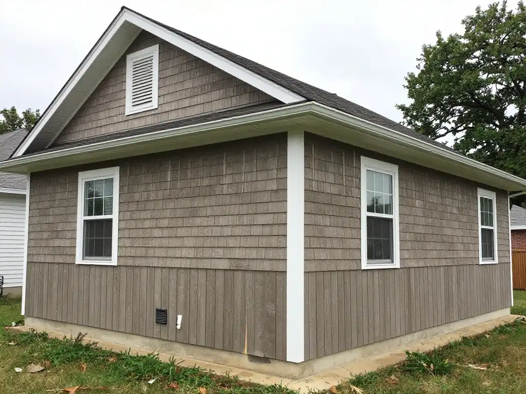 3G Home Exteriors siding crew working on a home exterior in Grosse Pointe Farms Michigan