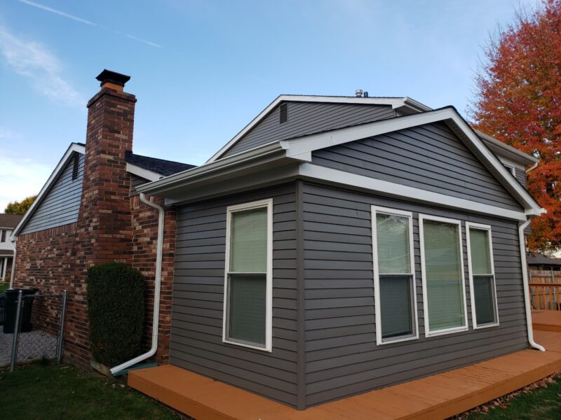 3G Home Exteriors team completing siding installation in Keego Harbor MI