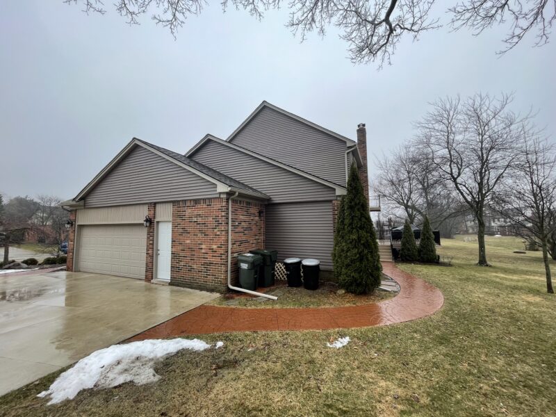 3G Home Exteriors team completing siding installation in Huntington Woods MI