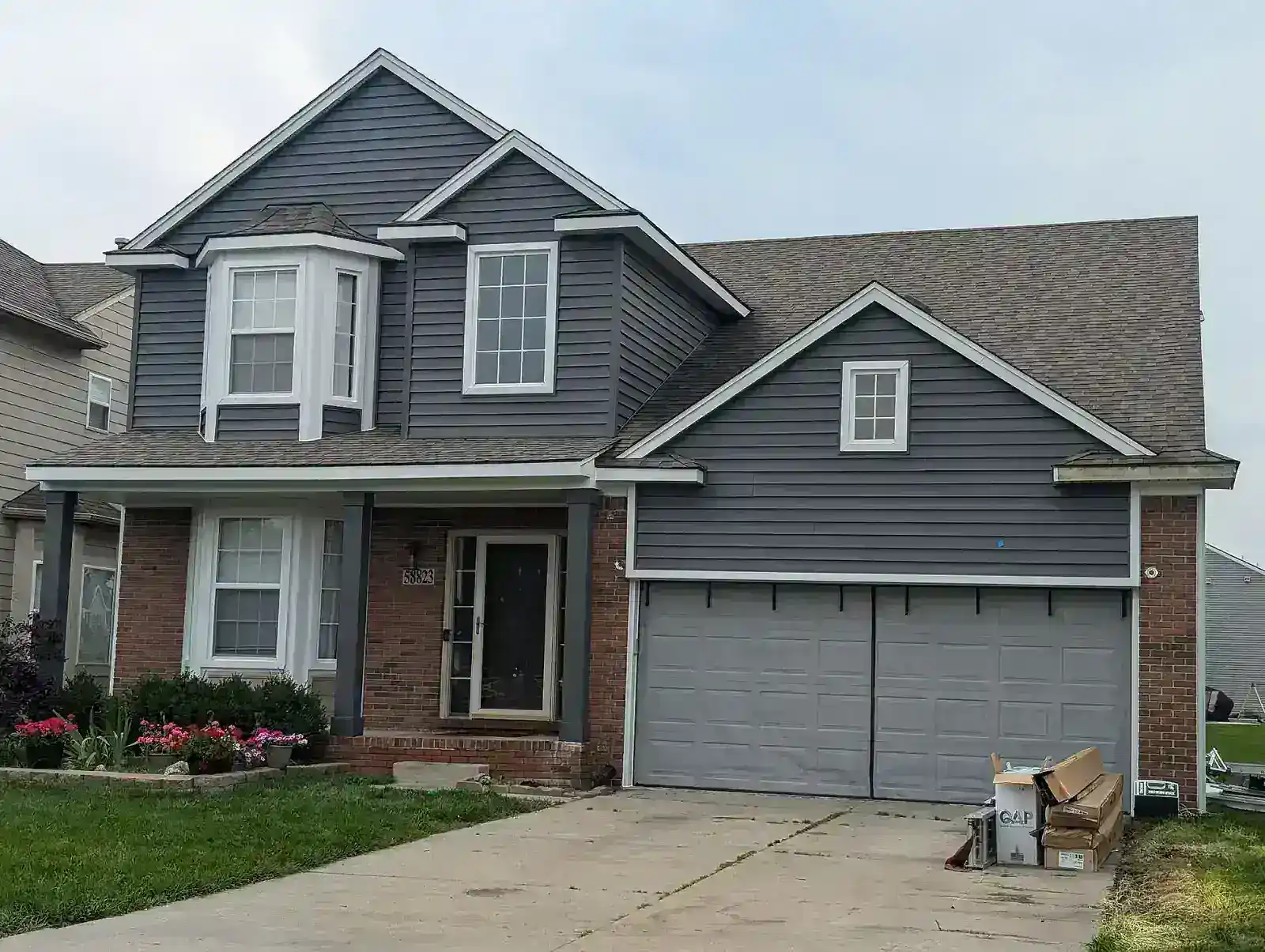 Hardie Board siding installation completed in Roseville Michigan
