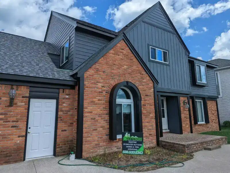 Siding and gutters replaced in the same project