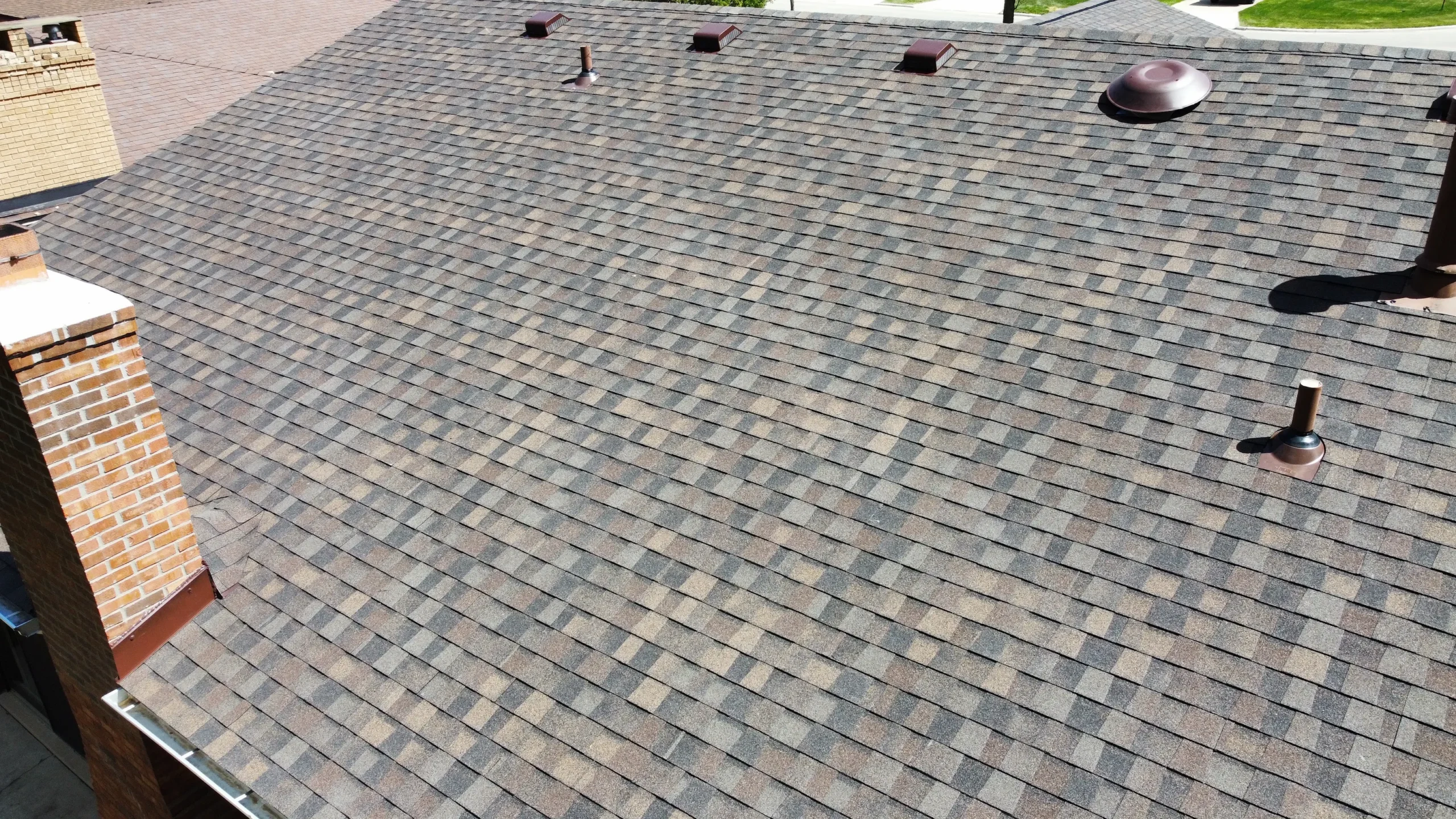 New asphalt shingle roof installed by 3G Home Exteriors